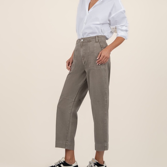 Kut from the Kloth Ashton High Rise Barrel Leg Size 88 / Putty Beige - Picture 2 of 3